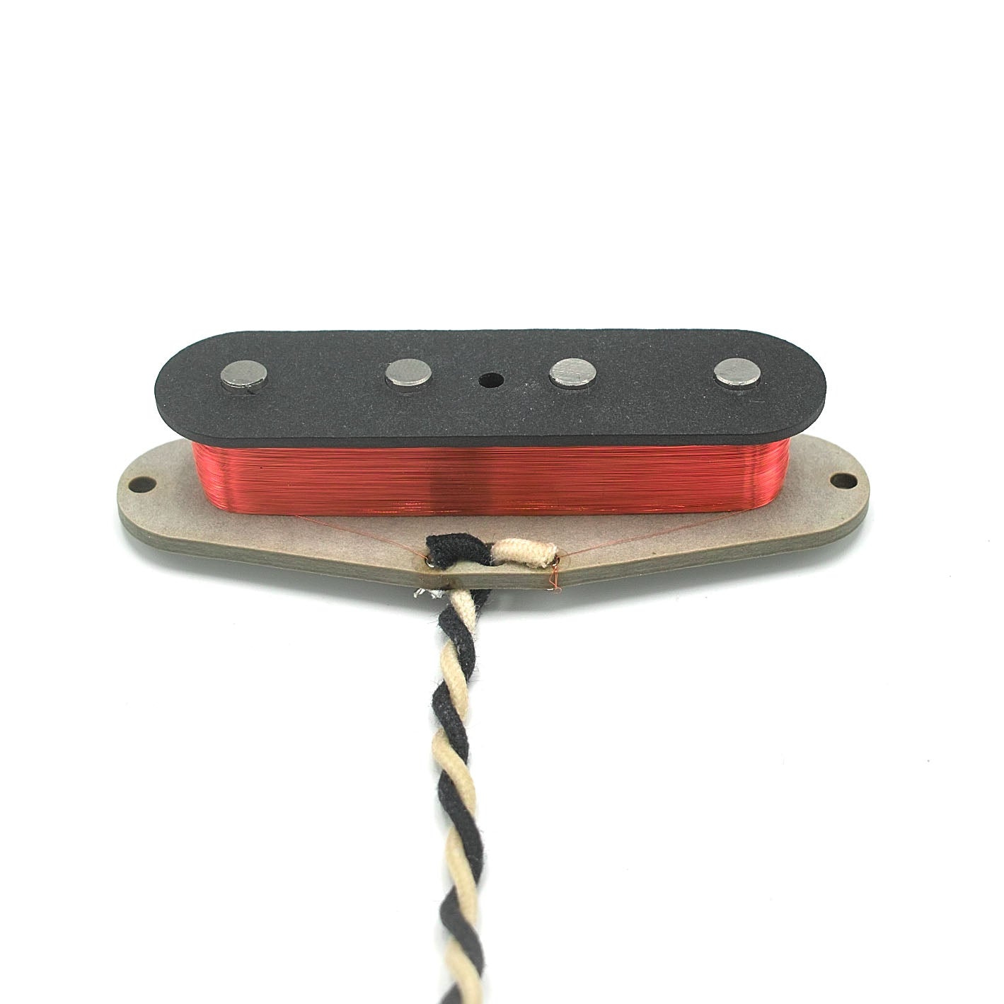 A single coil for 51 bass. It has gray bottom and black top flatwork.